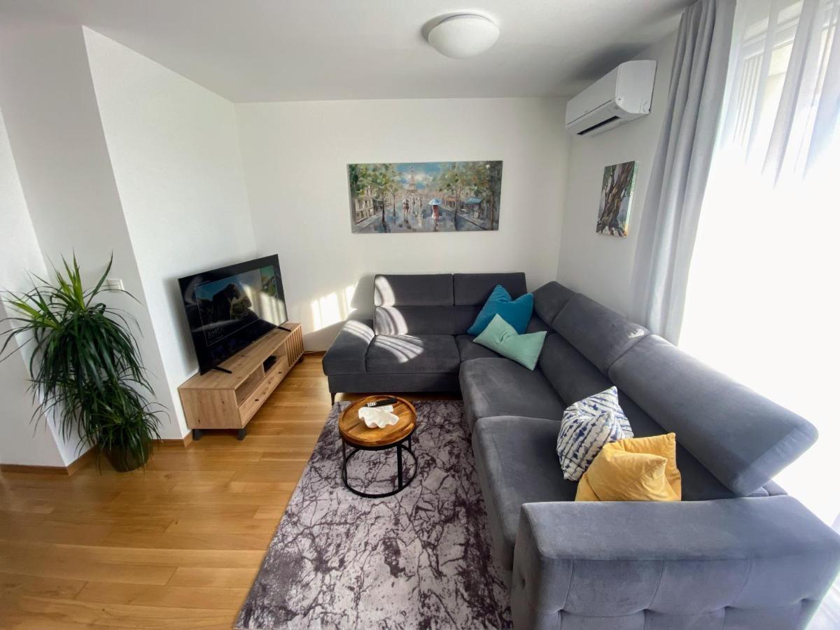 Spring Apartment *